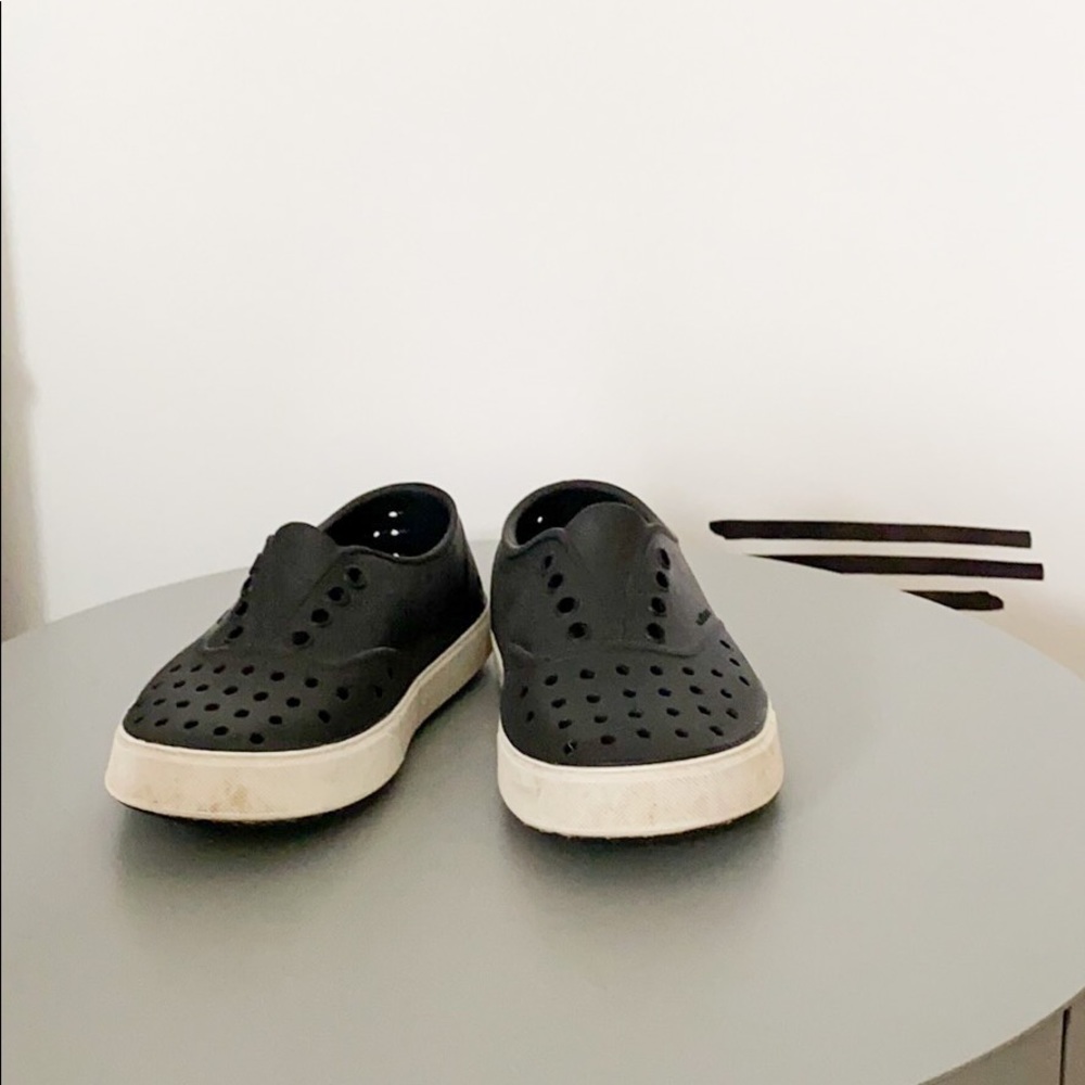 Native Jefferson black slip on